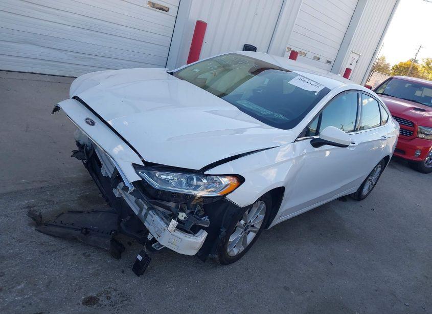 Photo 2 of 2020 Ford Fusion SE (VIN 3FA6P0HD5LR185749)