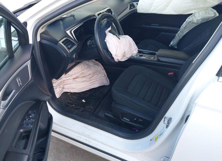 Photo 5 of 2020 Ford Fusion SE (VIN 3FA6P0HD5LR185749)