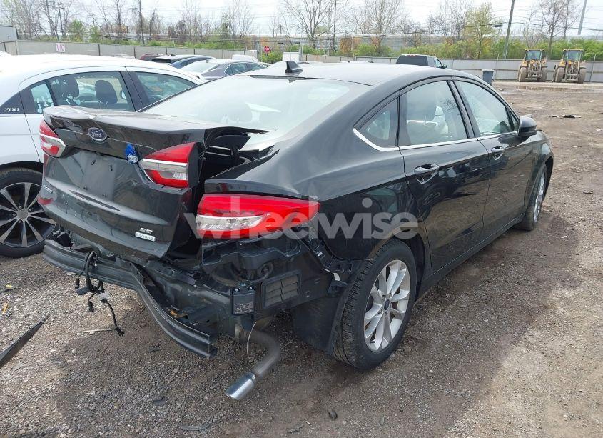 Photo 4 of 2020 Ford Fusion SE (VIN 3FA6P0HD5LR186089)