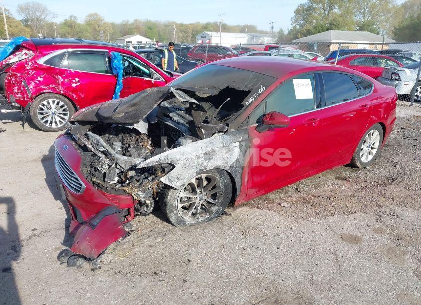 Photo 2 of 2020 Ford Fusion SE (VIN 3FA6P0HD5LR229457)