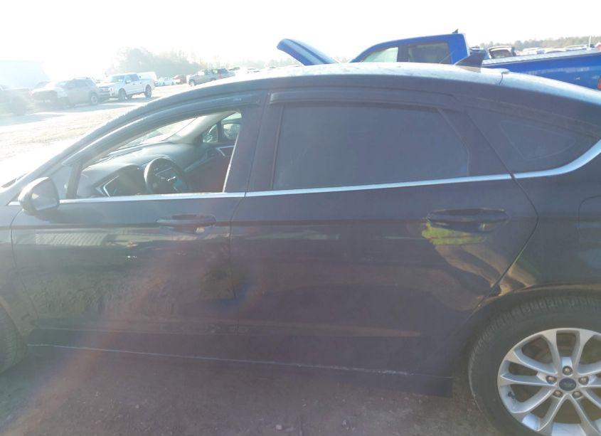 Photo 13 of 2020 Ford Fusion SE (VIN 3FA6P0HD5LR233363)