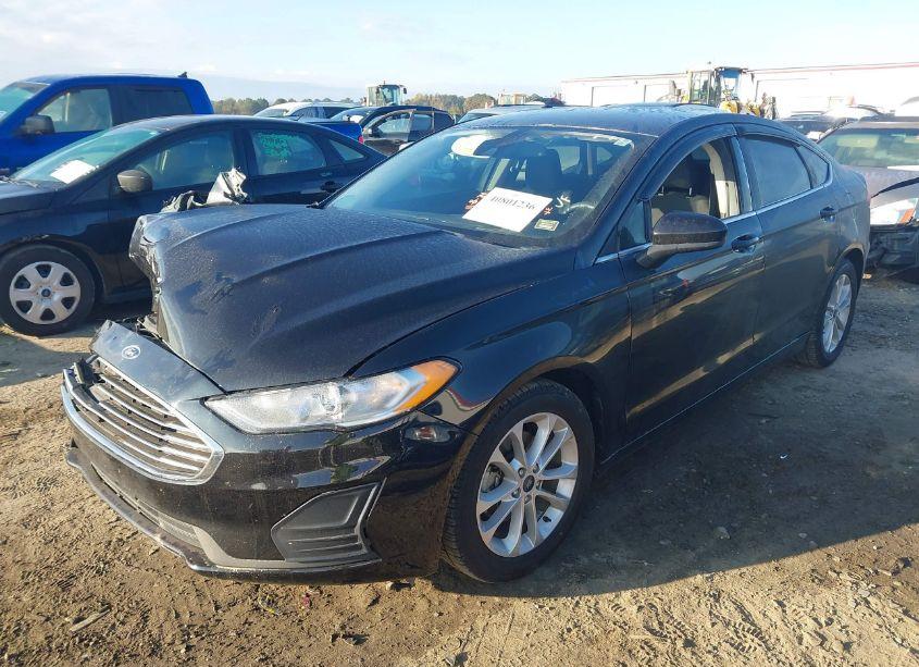 Photo 2 of 2020 Ford Fusion SE (VIN 3FA6P0HD5LR233363)