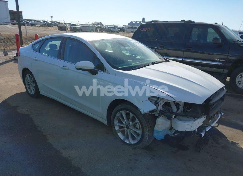 2020 Ford Fusion SE (VIN 3FA6P0HD5LR235064) main photo