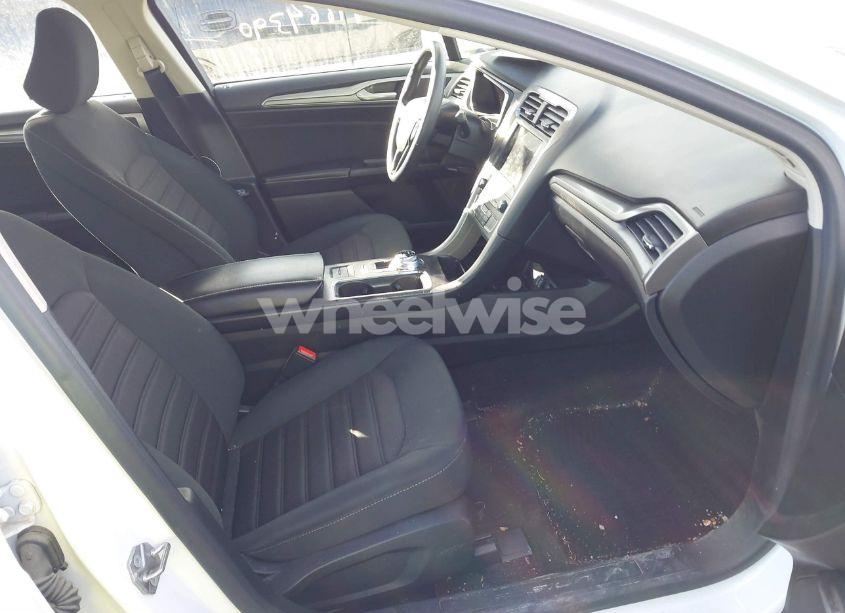 Photo 5 of 2020 Ford Fusion SE (VIN 3FA6P0HD5LR235064)