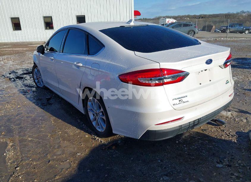 Photo 3 of 2020 Ford Fusion SE (VIN 3FA6P0HD5LR256433)