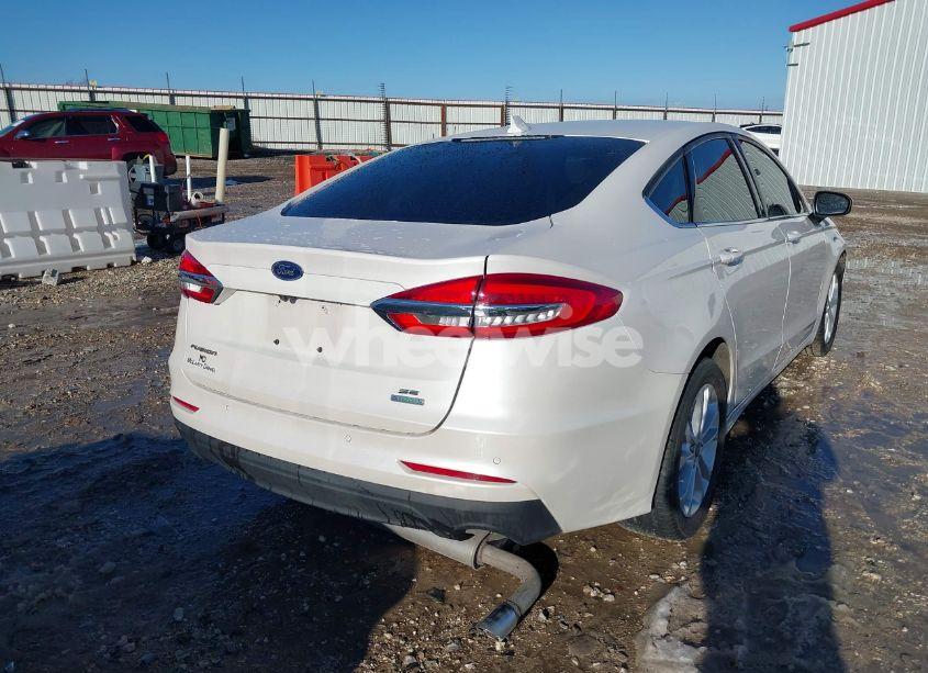 Photo 4 of 2020 Ford Fusion SE (VIN 3FA6P0HD5LR256433)