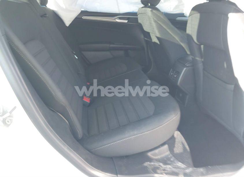 Photo 8 of 2020 Ford Fusion SE (VIN 3FA6P0HD5LR256433)