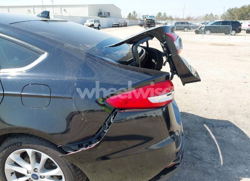 Photo 18 of 2020 Ford Fusion SE (VIN 3FA6P0HD5LR259591)