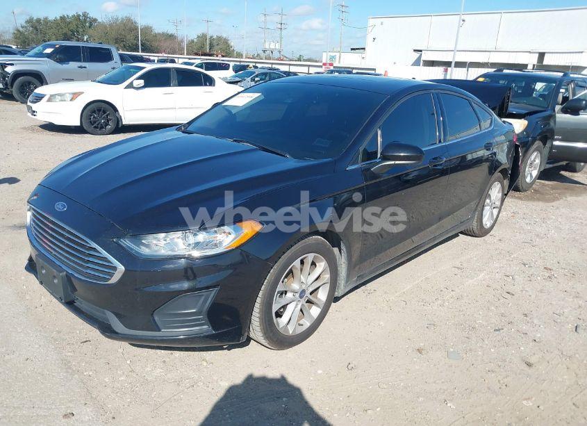 Photo 2 of 2020 Ford Fusion SE (VIN 3FA6P0HD5LR259591)