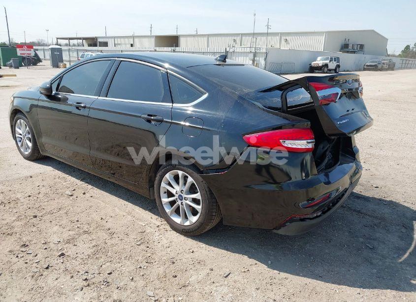 Photo 3 of 2020 Ford Fusion SE (VIN 3FA6P0HD5LR259591)