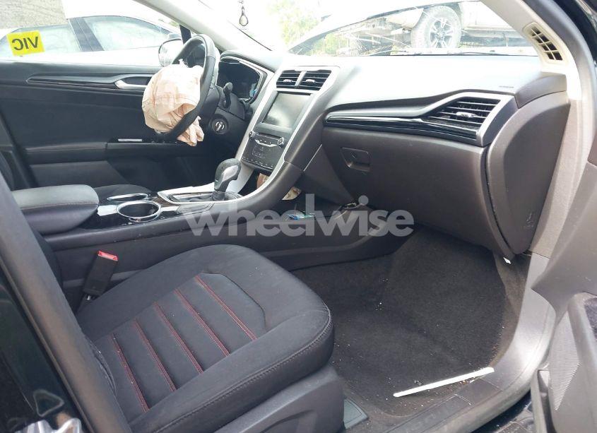 Photo 5 of 2014 Ford Fusion SE (VIN 3FA6P0HD6ER101523)