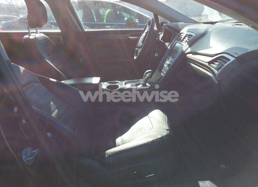 Photo 5 of 2014 Ford Fusion SE (VIN 3FA6P0HD6ER120363)