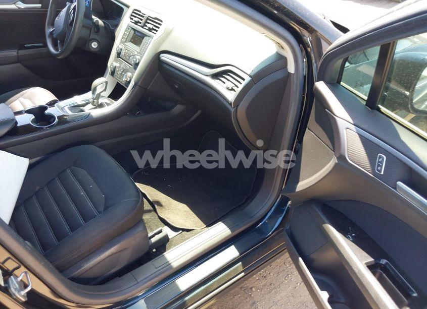 Photo 5 of 2014 Ford Fusion SE (VIN 3FA6P0HD6ER203453)