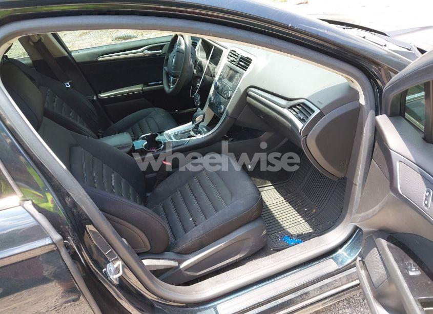 Photo 5 of 2014 Ford Fusion SE (VIN 3FA6P0HD6ER218440)