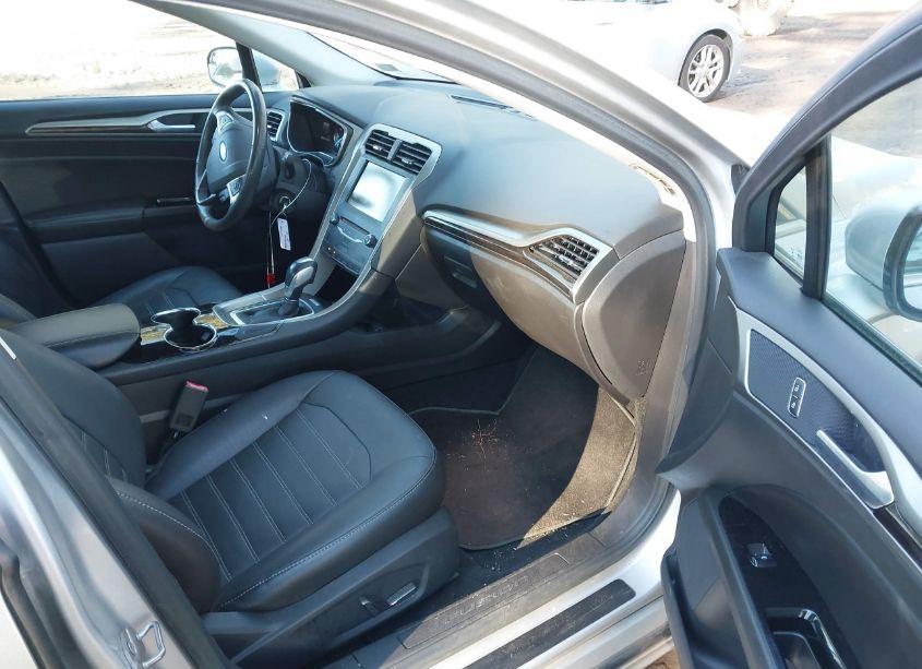 Photo 5 of 2014 Ford Fusion SE (VIN 3FA6P0HD6ER312429)