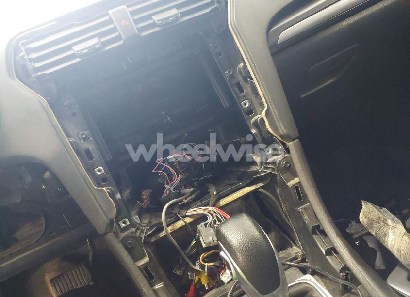 Photo 6 of 2014 Ford Fusion SE (VIN 3FA6P0HD6ER315833)