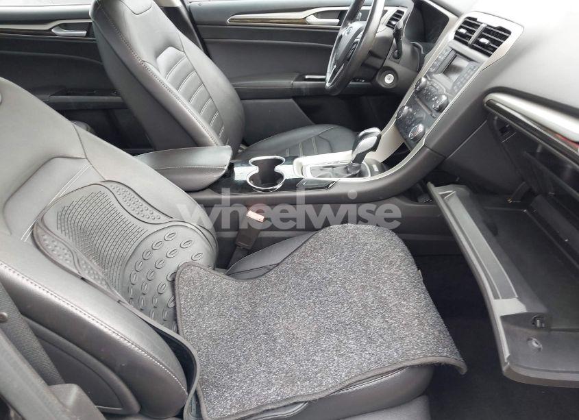 Photo 5 of 2014 Ford Fusion SE (VIN 3FA6P0HD6ER371769)