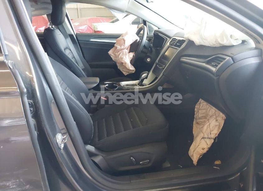 Photo 5 of 2015 Ford Fusion SE (VIN 3FA6P0HD6FR104973)