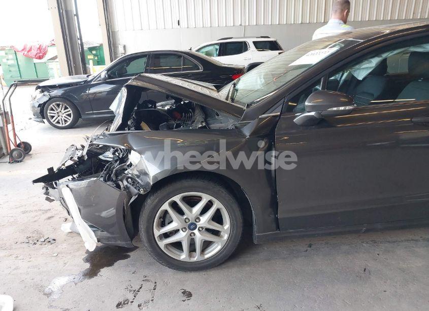 Photo 6 of 2015 Ford Fusion SE (VIN 3FA6P0HD6FR104973)