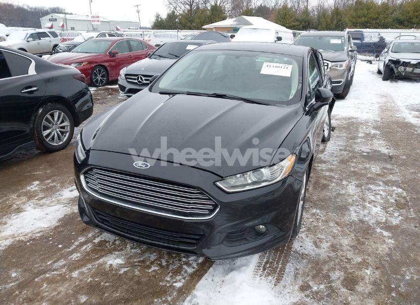 Photo 2 of 2015 Ford Fusion SE (VIN 3FA6P0HD6FR180743)