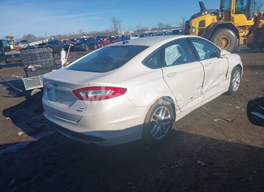 Photo 4 of 2015 Ford Fusion SE (VIN 3FA6P0HD6FR243419)