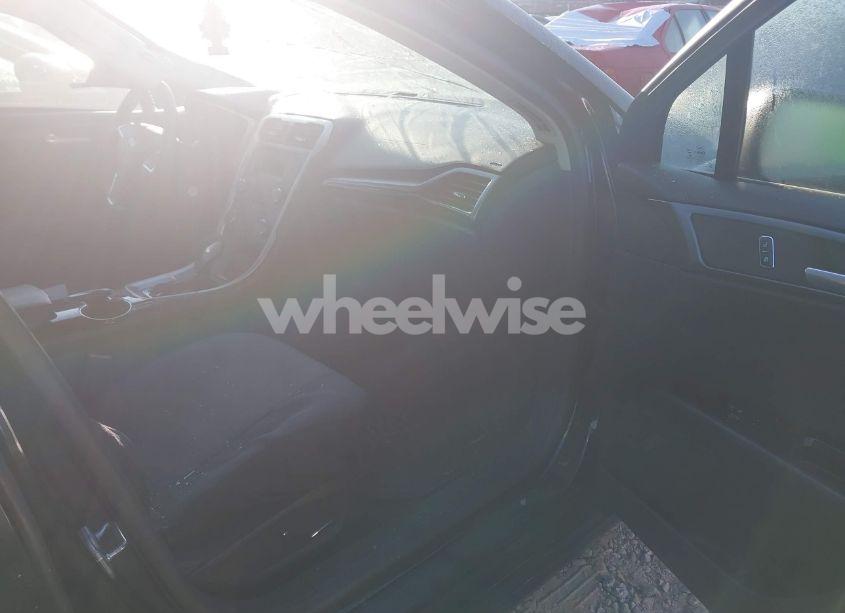 Photo 5 of 2015 Ford Fusion SE (VIN 3FA6P0HD6FR274332)