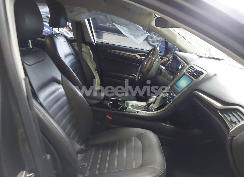 Photo 5 of 2016 Ford Fusion SE (VIN 3FA6P0HD6GR105719)