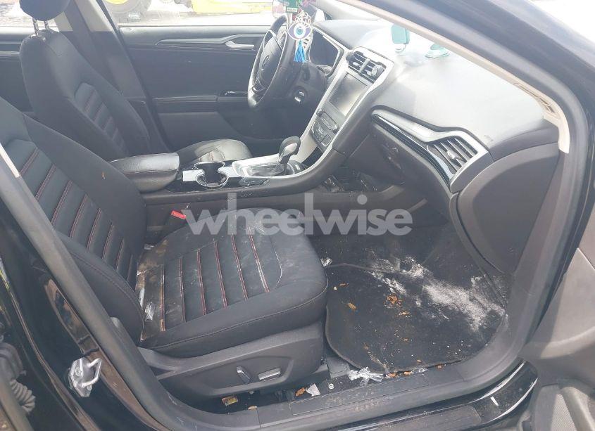 Photo 5 of 2016 Ford Fusion SE (VIN 3FA6P0HD6GR170697)