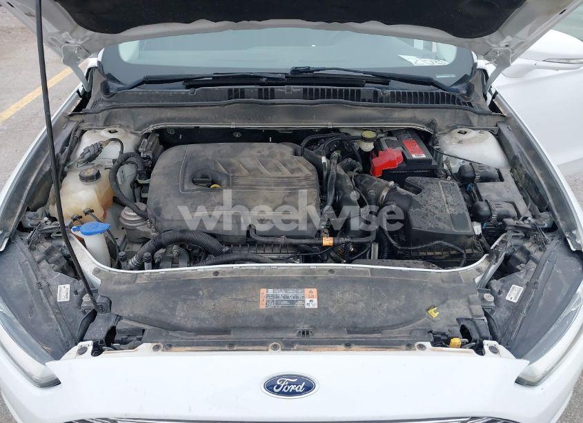 Photo 10 of 2016 Ford Fusion SE (VIN 3FA6P0HD6GR186401)