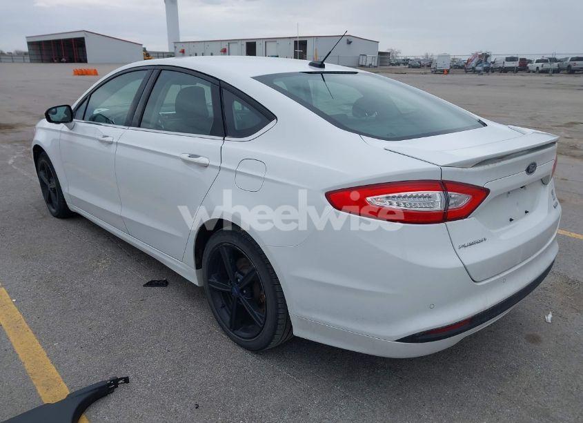 Photo 3 of 2016 Ford Fusion SE (VIN 3FA6P0HD6GR186401)