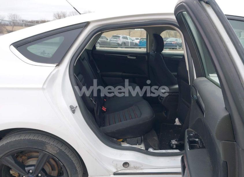 Photo 8 of 2016 Ford Fusion SE (VIN 3FA6P0HD6GR186401)