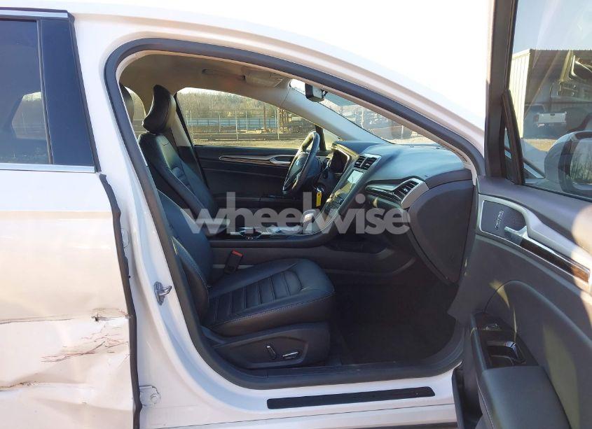 Photo 5 of 2016 Ford Fusion SE (VIN 3FA6P0HD6GR190318)