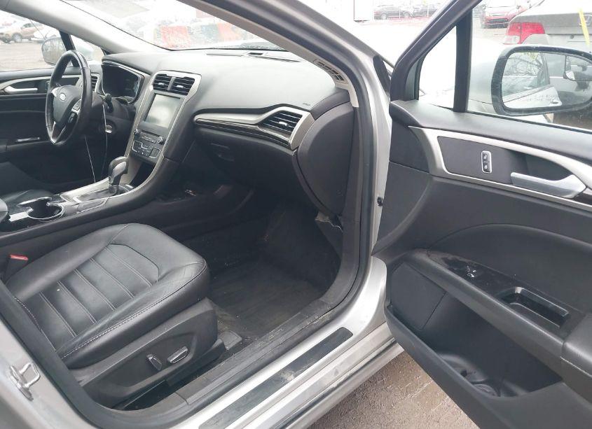 Photo 5 of 2016 Ford Fusion SE (VIN 3FA6P0HD6GR239050)