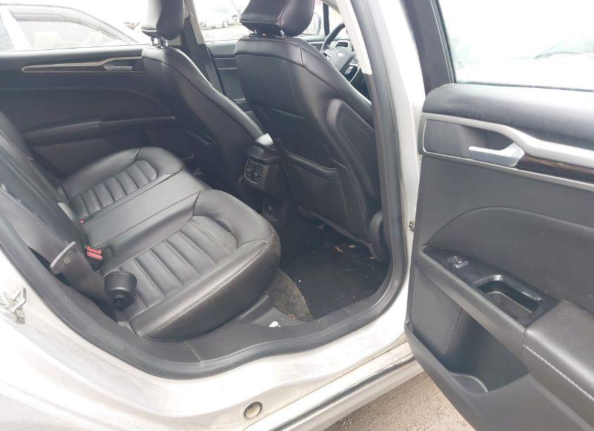 Photo 8 of 2016 Ford Fusion SE (VIN 3FA6P0HD6GR239050)