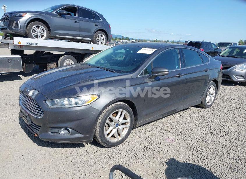 Photo 2 of 2016 Ford Fusion SE (VIN 3FA6P0HD6GR260805)
