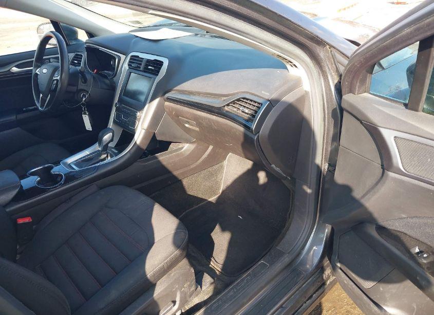 Photo 5 of 2016 Ford Fusion SE (VIN 3FA6P0HD6GR321909)