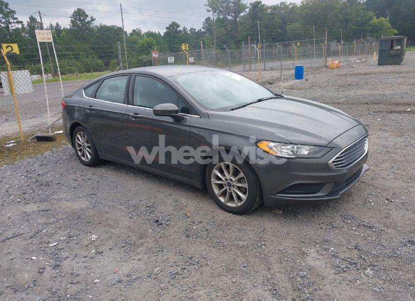 2017 Ford Fusion SE (VIN 3FA6P0HD6HR174945) main photo