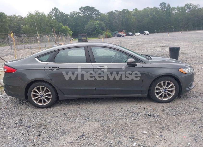 Photo 13 of 2017 Ford Fusion SE (VIN 3FA6P0HD6HR174945)