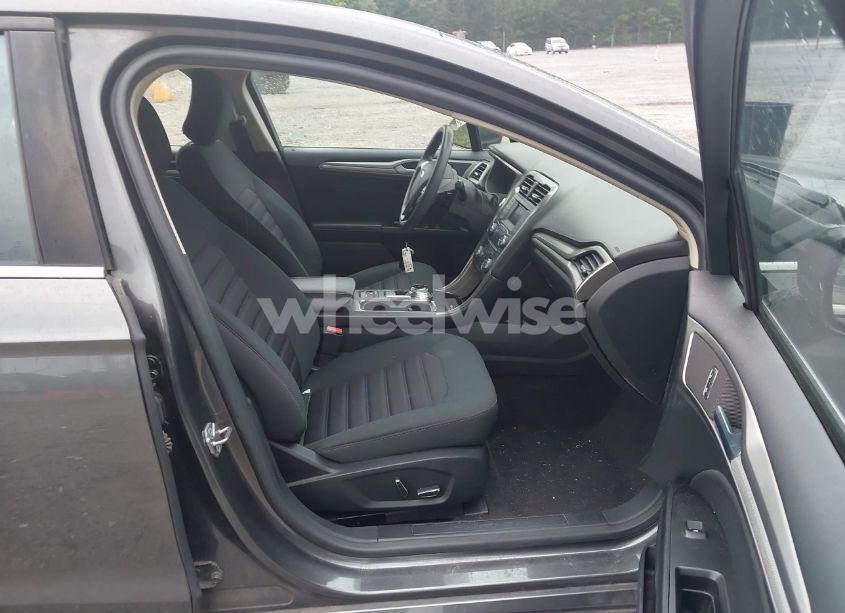 Photo 5 of 2017 Ford Fusion SE (VIN 3FA6P0HD6HR174945)