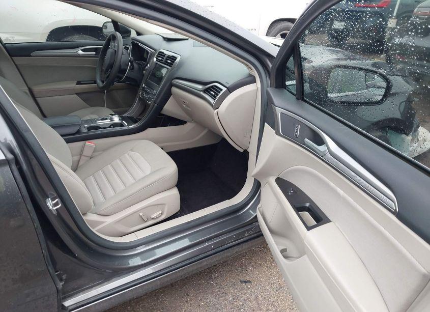 Photo 5 of 2017 Ford Fusion SE (VIN 3FA6P0HD6HR252141)