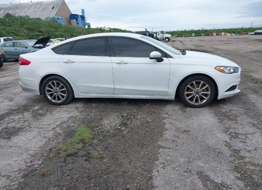 Photo 13 of 2017 Ford Fusion SE (VIN 3FA6P0HD6HR265164)