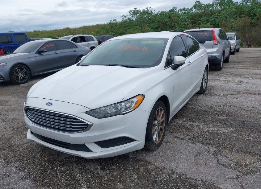 Photo 2 of 2017 Ford Fusion SE (VIN 3FA6P0HD6HR265164)