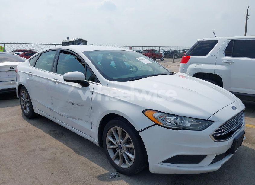 2017 Ford Fusion SE (VIN 3FA6P0HD6HR275435) main photo