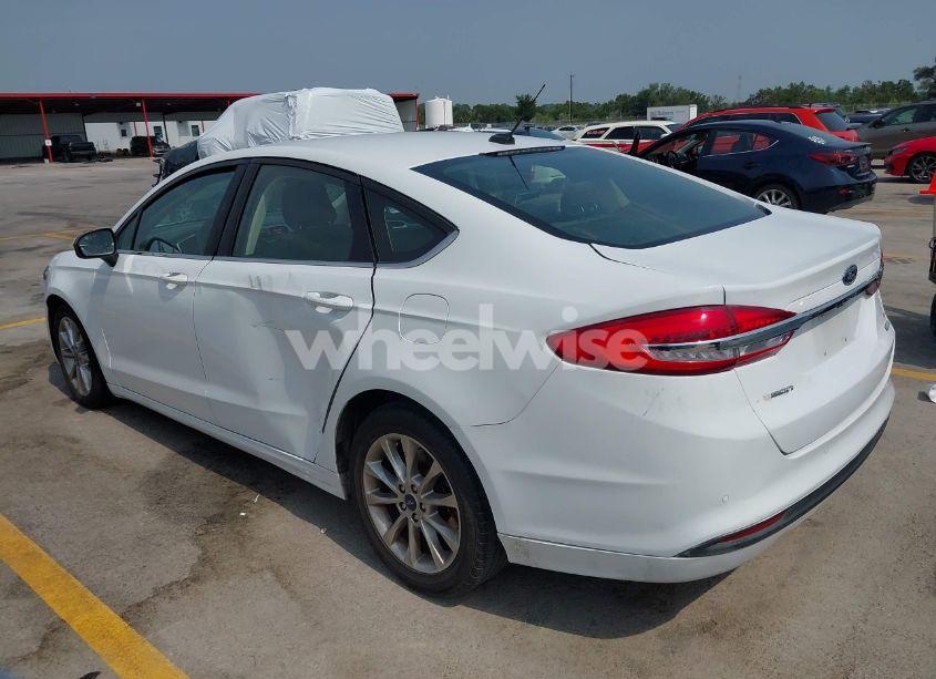 Photo 3 of 2017 Ford Fusion SE (VIN 3FA6P0HD6HR275435)