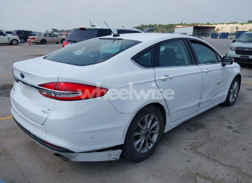 Photo 4 of 2017 Ford Fusion SE (VIN 3FA6P0HD6HR275435)