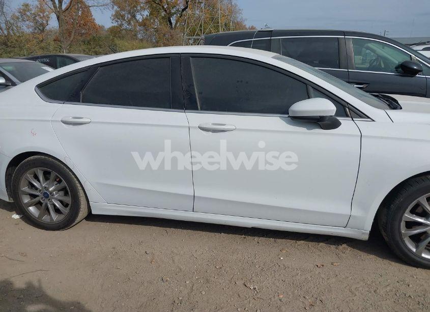 Photo 13 of 2017 Ford Fusion SE (VIN 3FA6P0HD6HR290338)