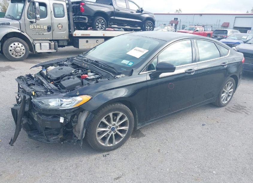 Photo 2 of 2017 Ford Fusion SE (VIN 3FA6P0HD6HR290517)