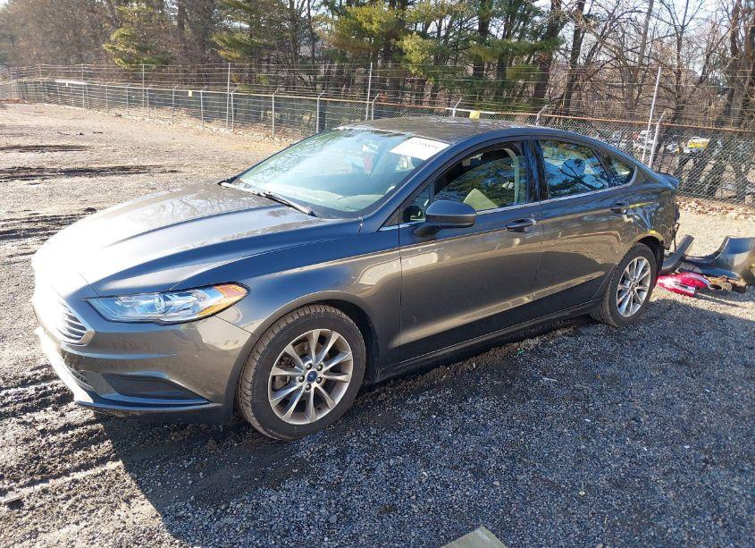 Photo 2 of 2017 Ford Fusion SE (VIN 3FA6P0HD6HR346780)