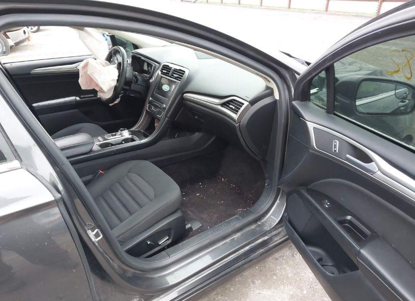 Photo 5 of 2017 Ford Fusion SE (VIN 3FA6P0HD6HR364745)