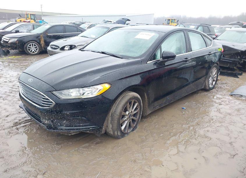 Photo 2 of 2017 Ford Fusion SE (VIN 3FA6P0HD6HR365068)